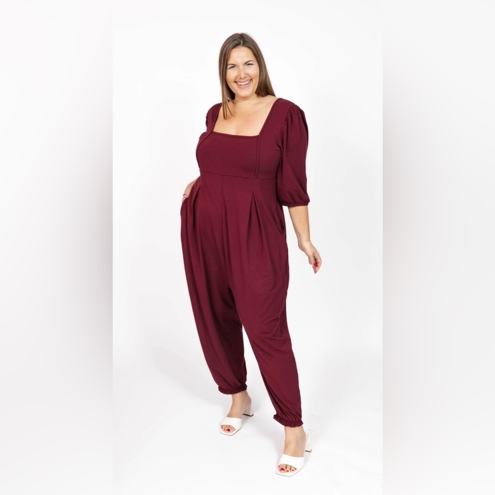 SMASH + TESS Sz XL Payton Jumpsuit Pleats Elastic Hem Square Neckline